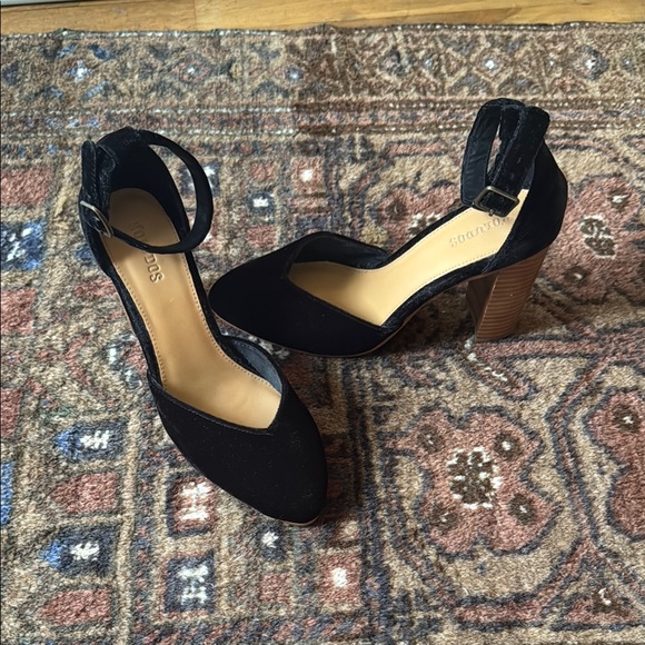 Soludos Black Velvet Heels w Ankle Stap - Picture 3 of 6